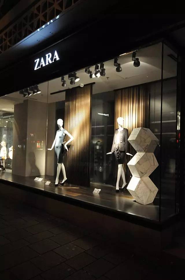 zara橱窗模特图片