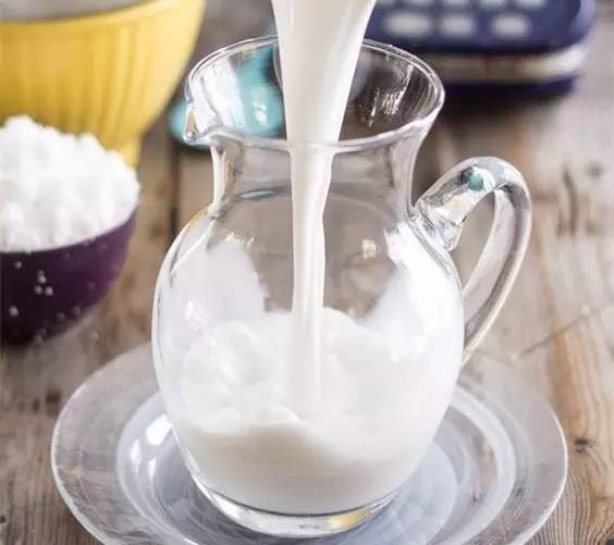 夏天喝牛奶可以美白吗牛奶会让人变胖吗关于牛奶5个被人误解的事实