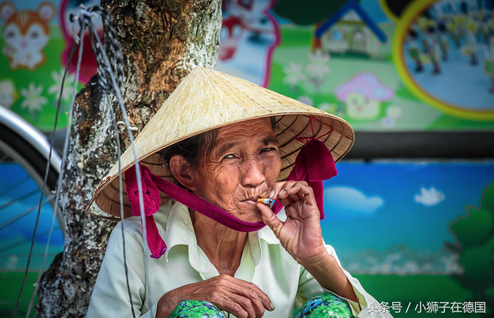 实拍:我在越南遇到的吸烟老人