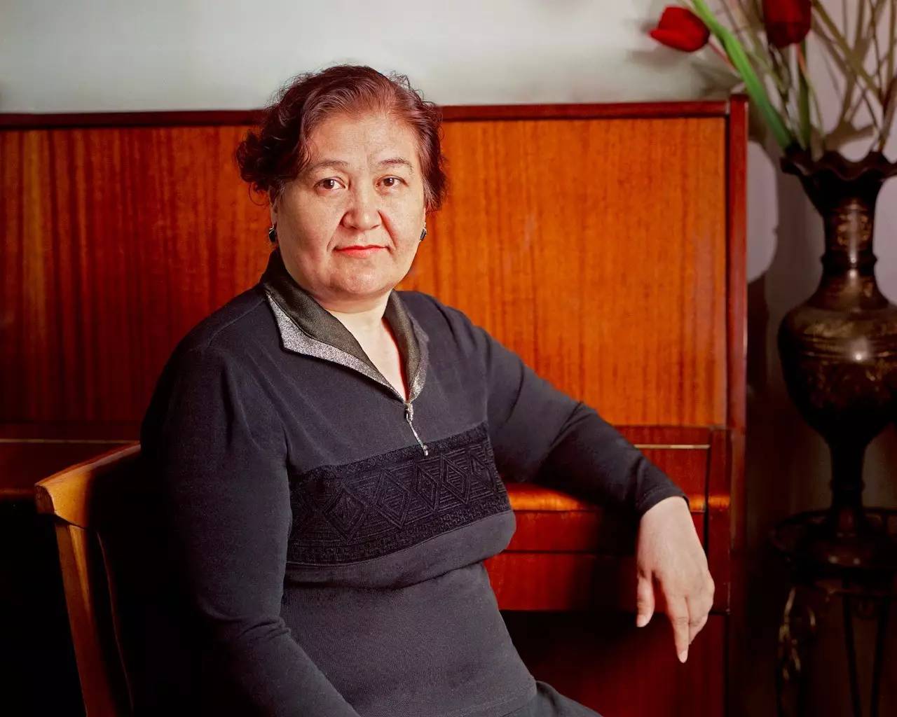 哈丽达·依斯拉伊,作家,2006年摄于乌市迪丽努尔·阿吉,教授,2015年5