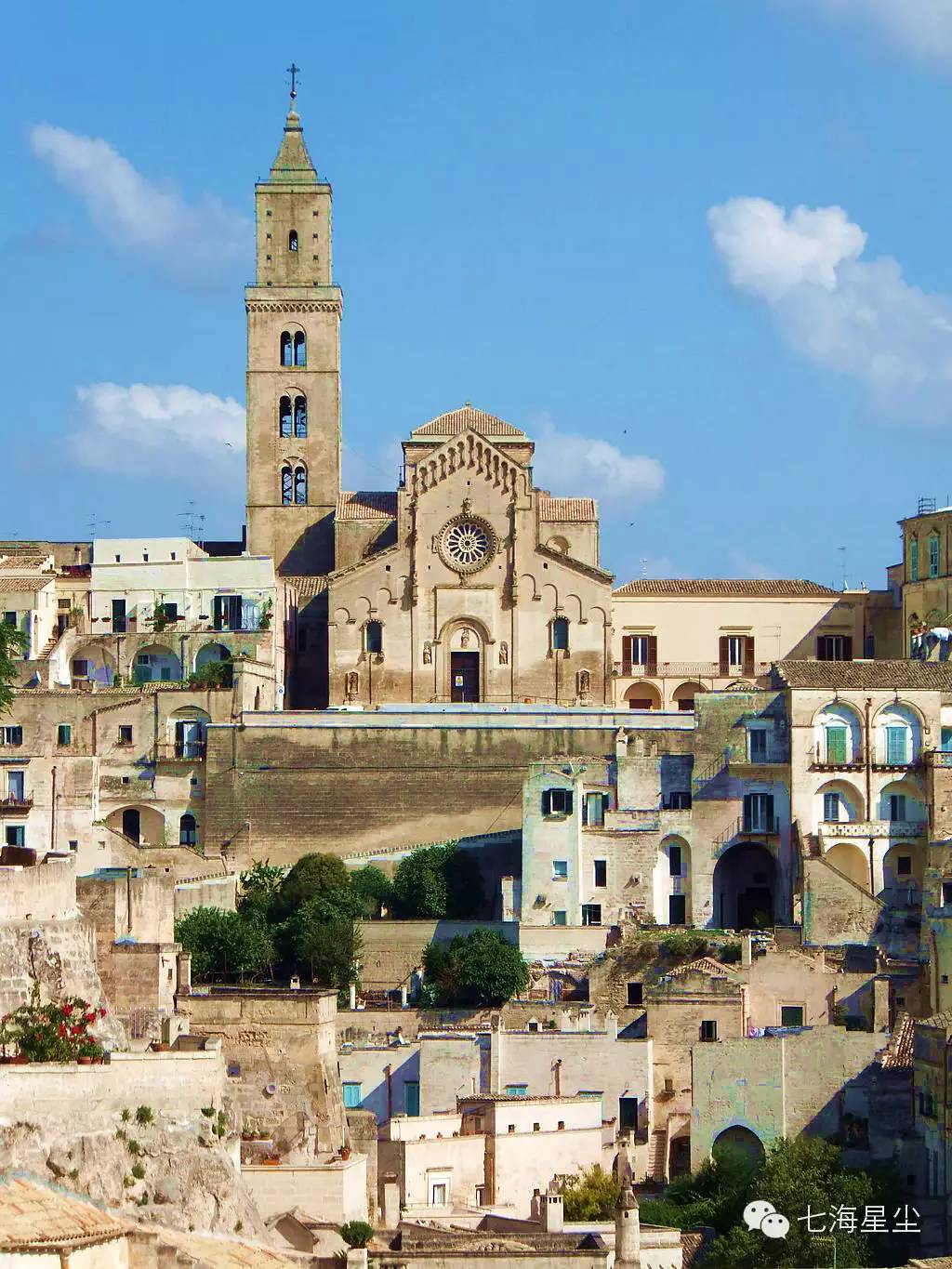 马泰拉位于意大利南部巴西利卡塔(basilicata)地区,这里地貌丰富多样