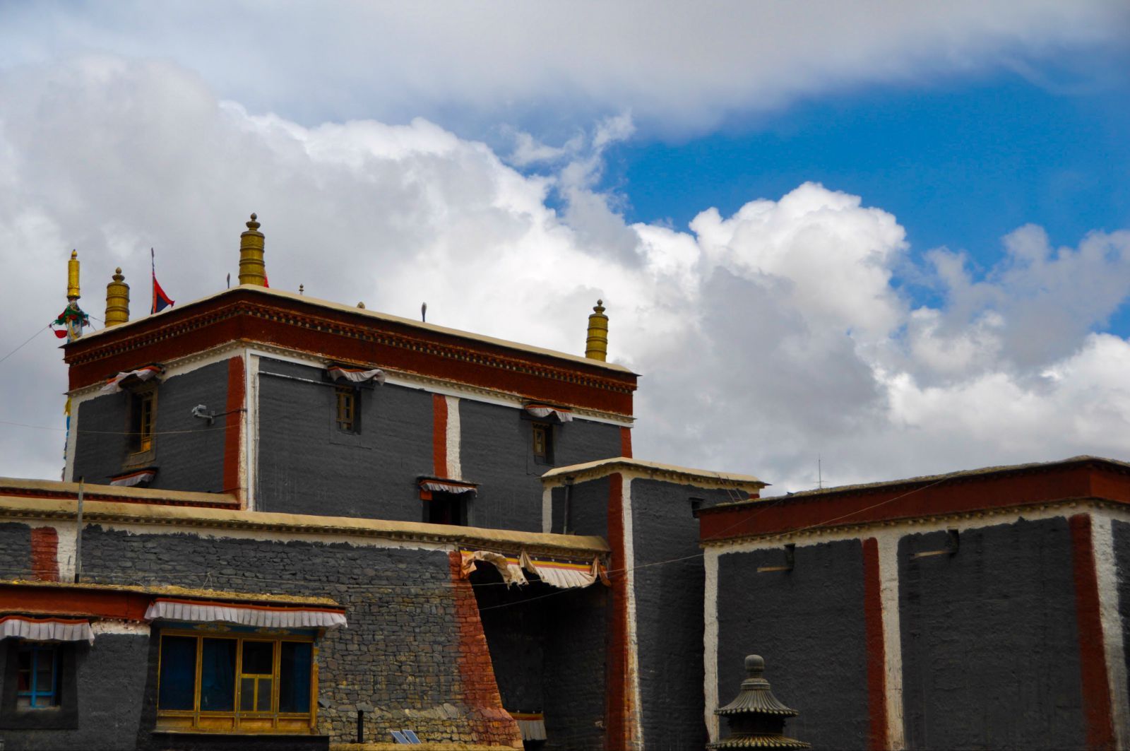 宗教人文丨西藏花教中的代表——萨迦寺