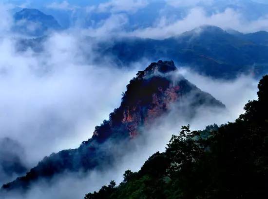 熊山魏魏层峦叠嶂七月来河南这座鲜为人知的深山享受清凉深呼吸