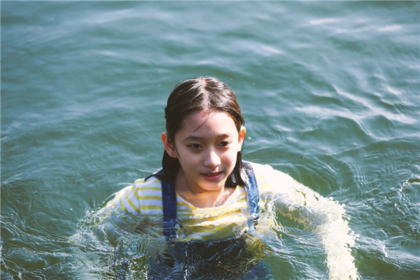 揭秘《秘果》欧阳娜娜童年林开心水下拍摄