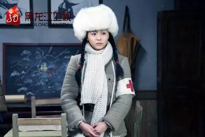 黑龙江卫视《林海雪原》首映在即,许大马棒&小白鸽回家烤列巴!