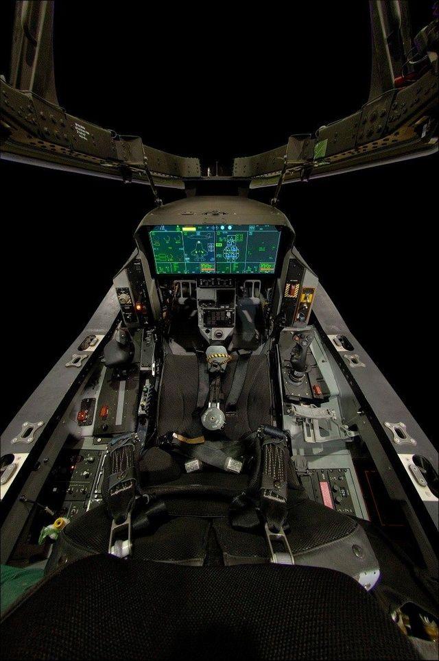mf航空战斗机座舱罕见曝光实拍f22和f35内部堪比科幻战机