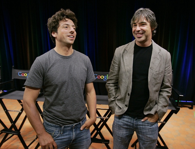 谢尔盖·布林(左)与拉里·佩奇(右)联合创立谷歌