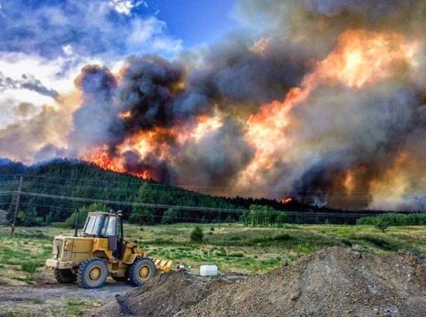 加拿大这230起山火同时爆发,完全失控!上万人家园被毁