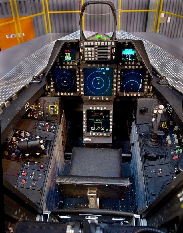 mf航空战斗机座舱罕见曝光实拍f22和f35内部堪比科幻战机