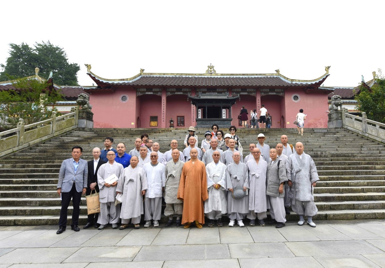 韩国曹溪宗住持影潭长老一行参访云居山真如禅寺