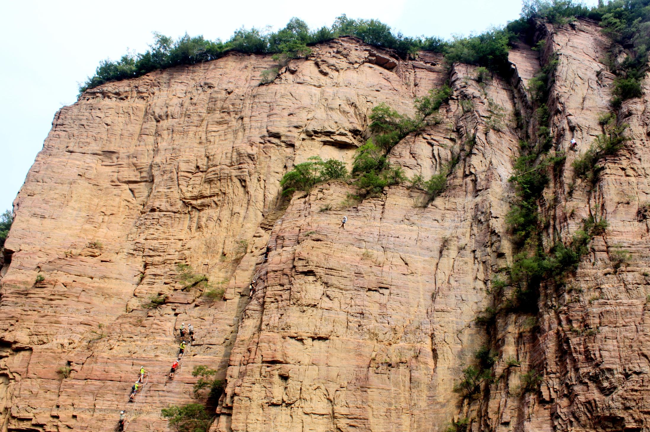 庐山狮子口悬崖图片