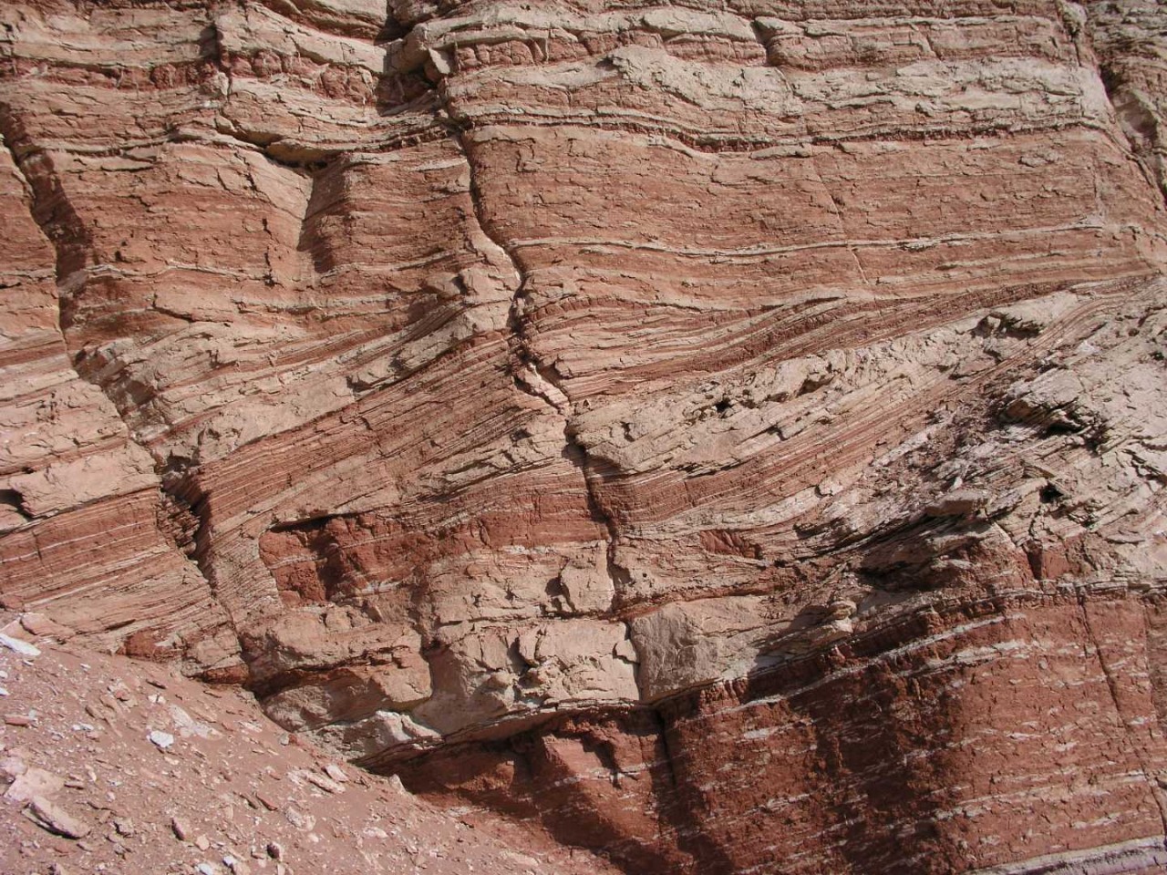 地底岩层图片