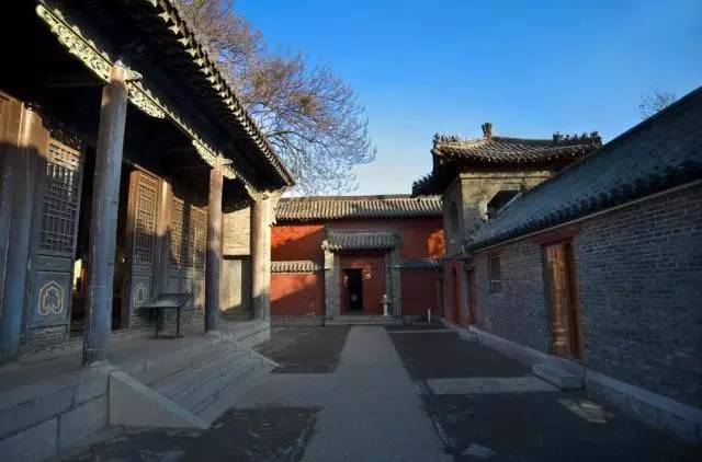 主要景點有千佛寺,三益堂,民俗展館,票號展館,大染坊,魁星閣,淄博藝術