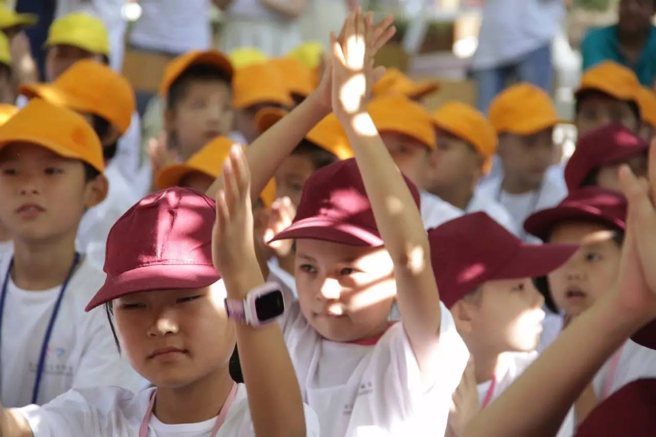 圣保罗男女中学校服图片