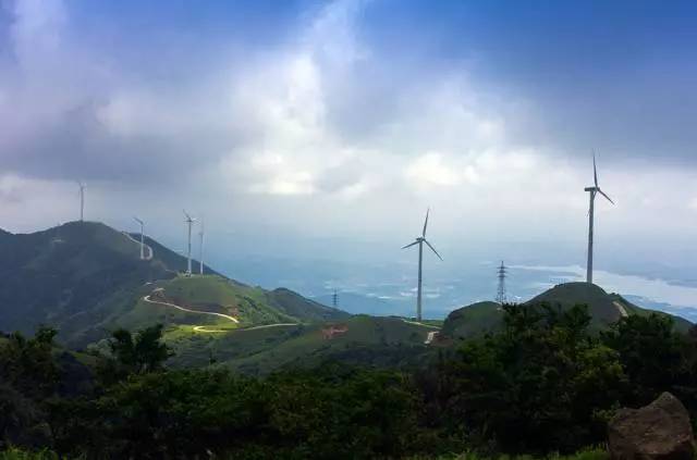 云浮罗定风车山