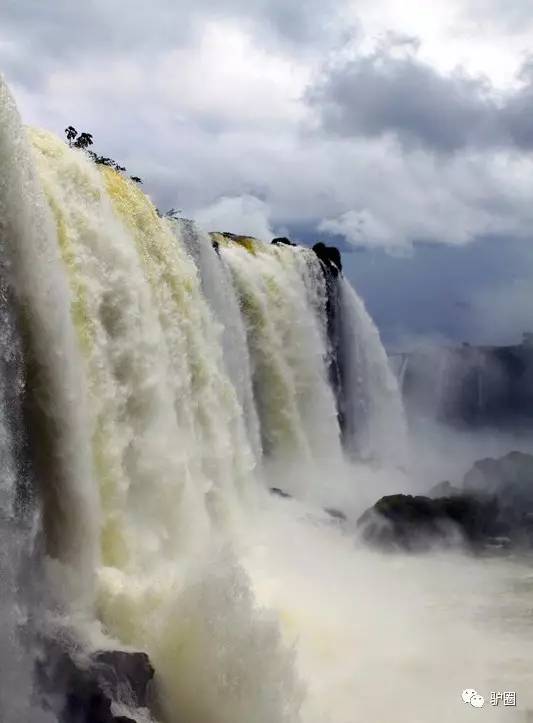 世界最大的瀑布群图片