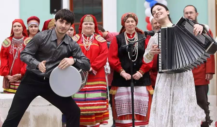 俄罗斯四大民族乐器图片