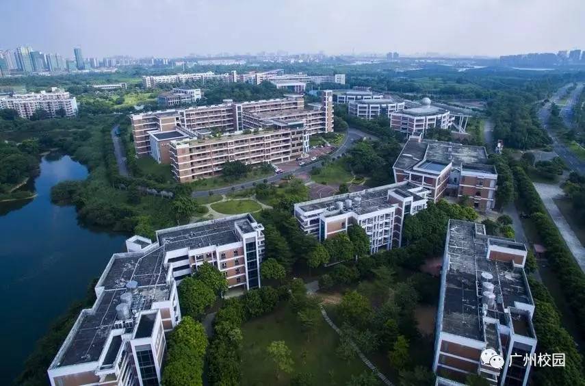 东莞中学松山湖学校是市政府新创办的一所市教育局直属公办学校,由