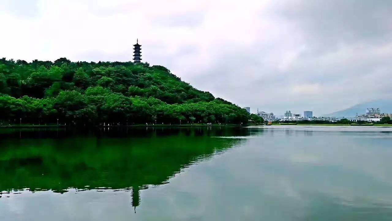 象山东谷湖文峰塔图片