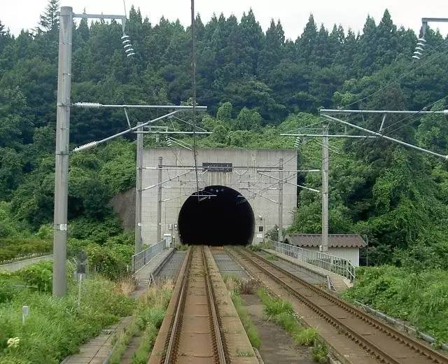 日本犬鸣隧道图片