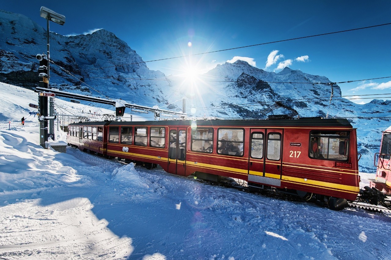 坐火车旅游,才是瑞士正确的打开方式!沿途一路美景,美哭,慎入!