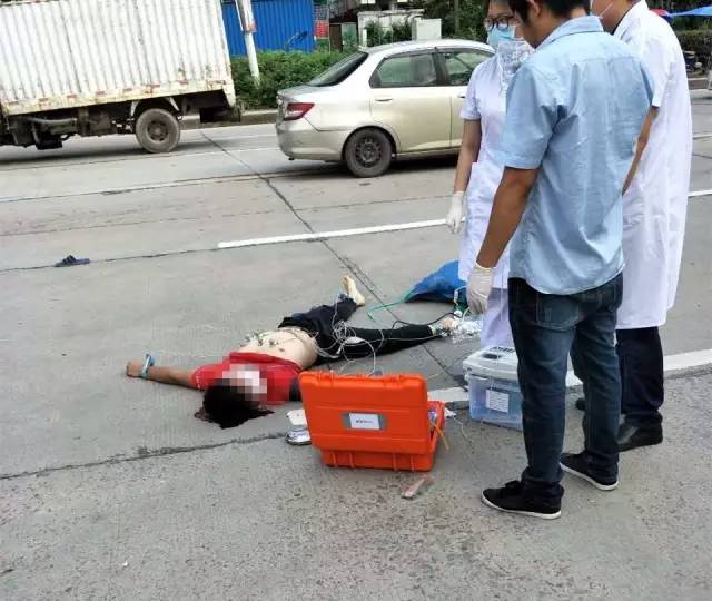 慘!東莞男子騎著炫酷摩托,追尾貨車當場死亡!