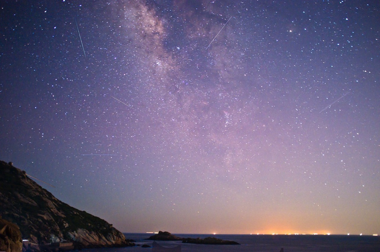 陪你去看流星雨落在这地球上是什么歌(陪你去看流星雨落在这地球上是