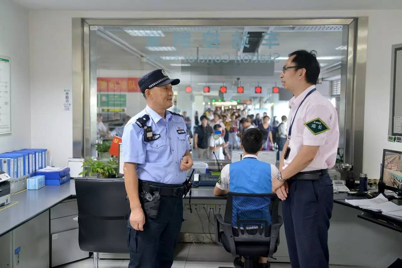 探寻深圳警队20最 张绍先:守护地铁安全时间最长的民警