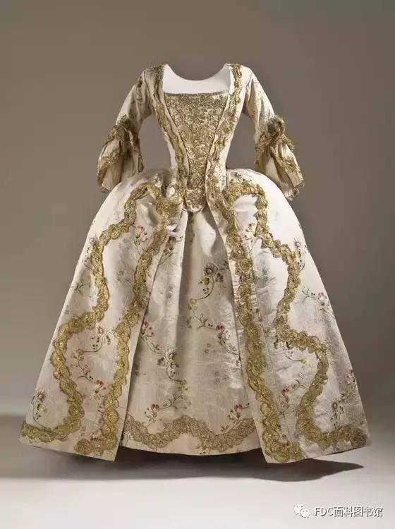 服饰文化法国长袍robeàlafran04aise的面料和细节之美