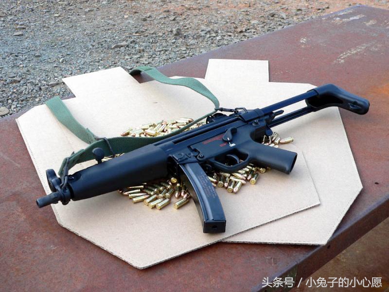 b22: xm1014(连发霰弹枪)射速快和可连发是其在实战中比m3要好用的多