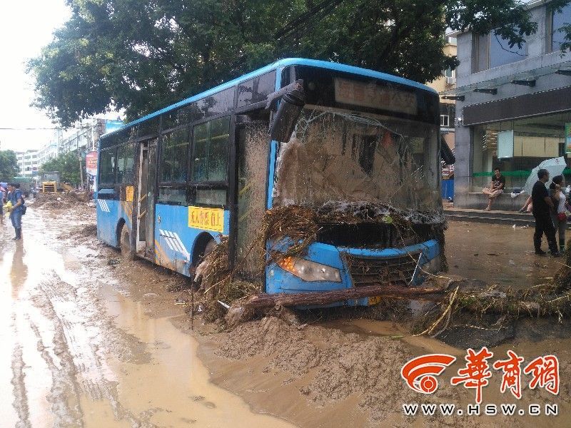 洪水突袭 绥德一市民被邻居叫醒 脱离险境