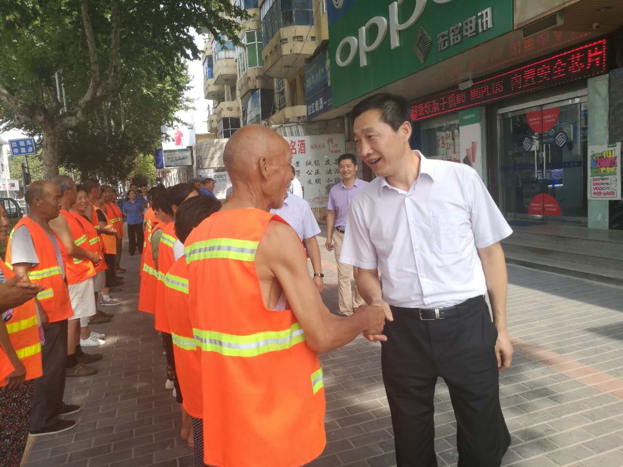 副市长田晓军,市政协副主席,公安局长陶水龙与市委办公室主任董旭辉带