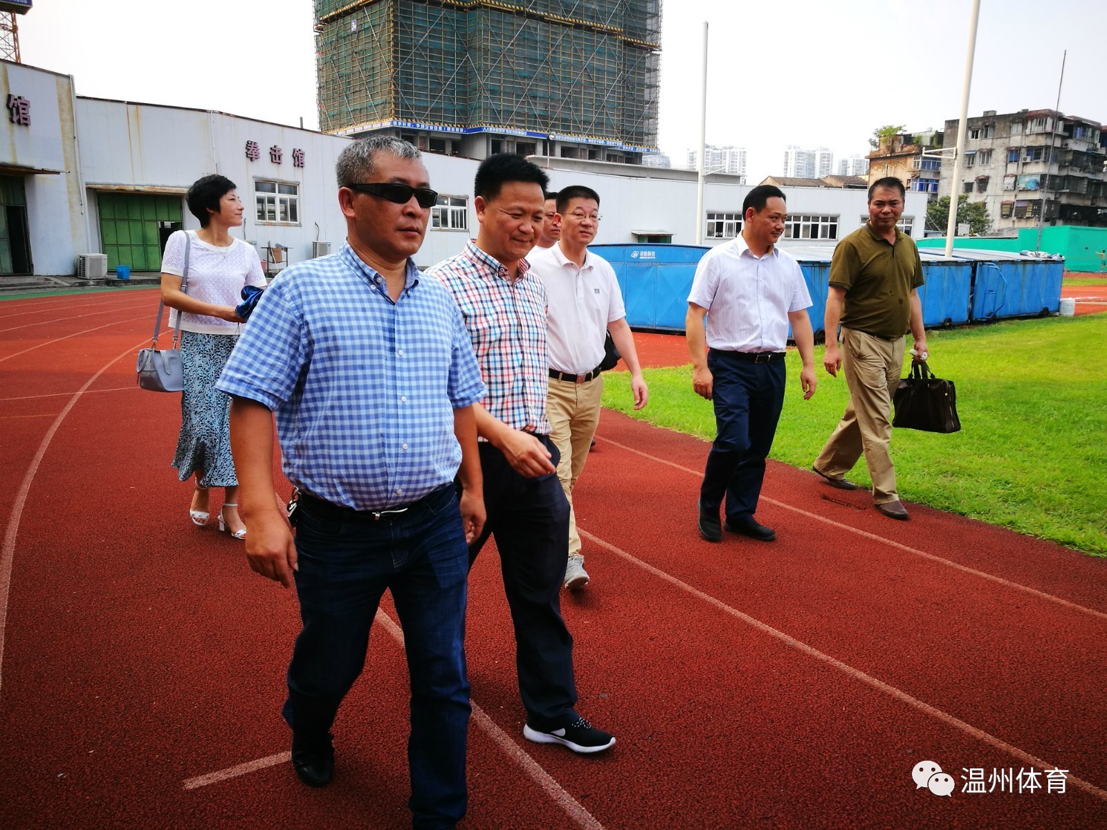 魏巍一行人看望正在溫州體育運動學校集訓全力備戰全運會田徑組教練員