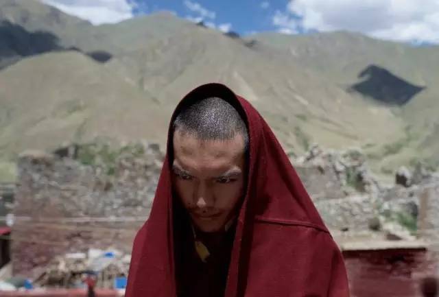 尊贵的西藏活佛他每天都在干啥