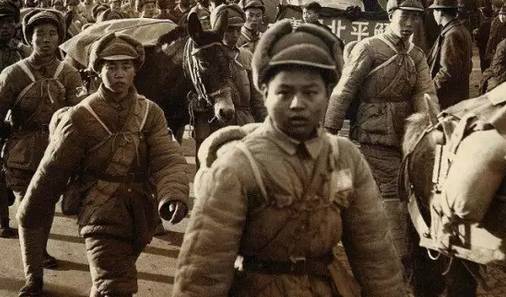 1946年解放军服装图片