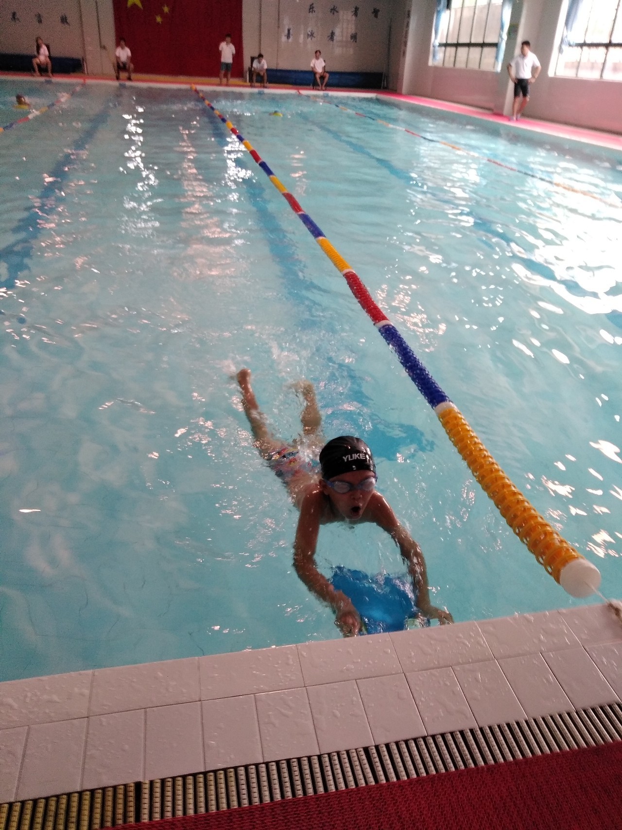 奋力拼搏 勇创佳绩——县实验小学在市游泳锦标赛中获小学组团体第一