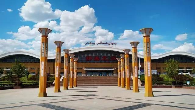 新疆鄯善县火车站图片