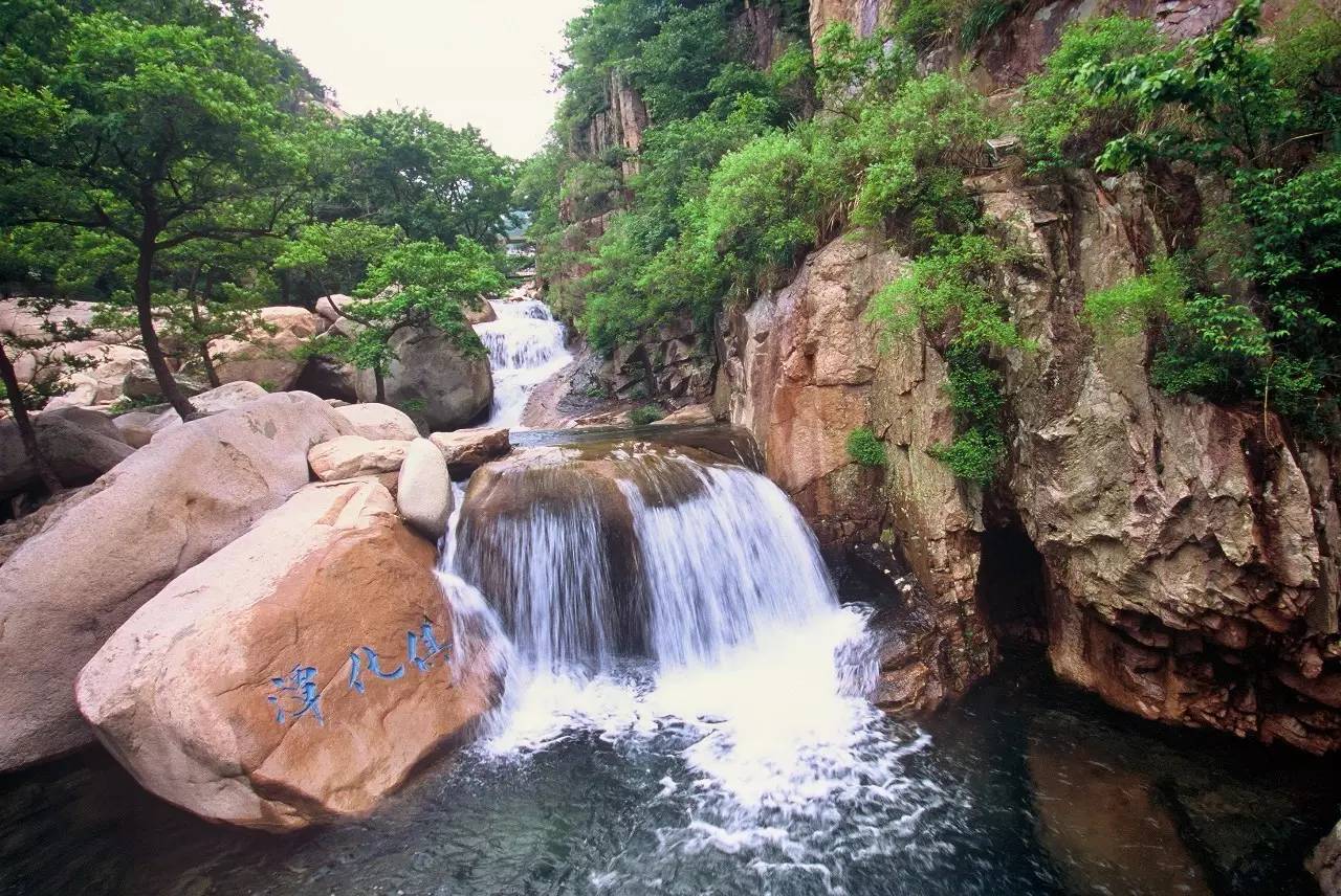 青岛崂山瀑布图片图片