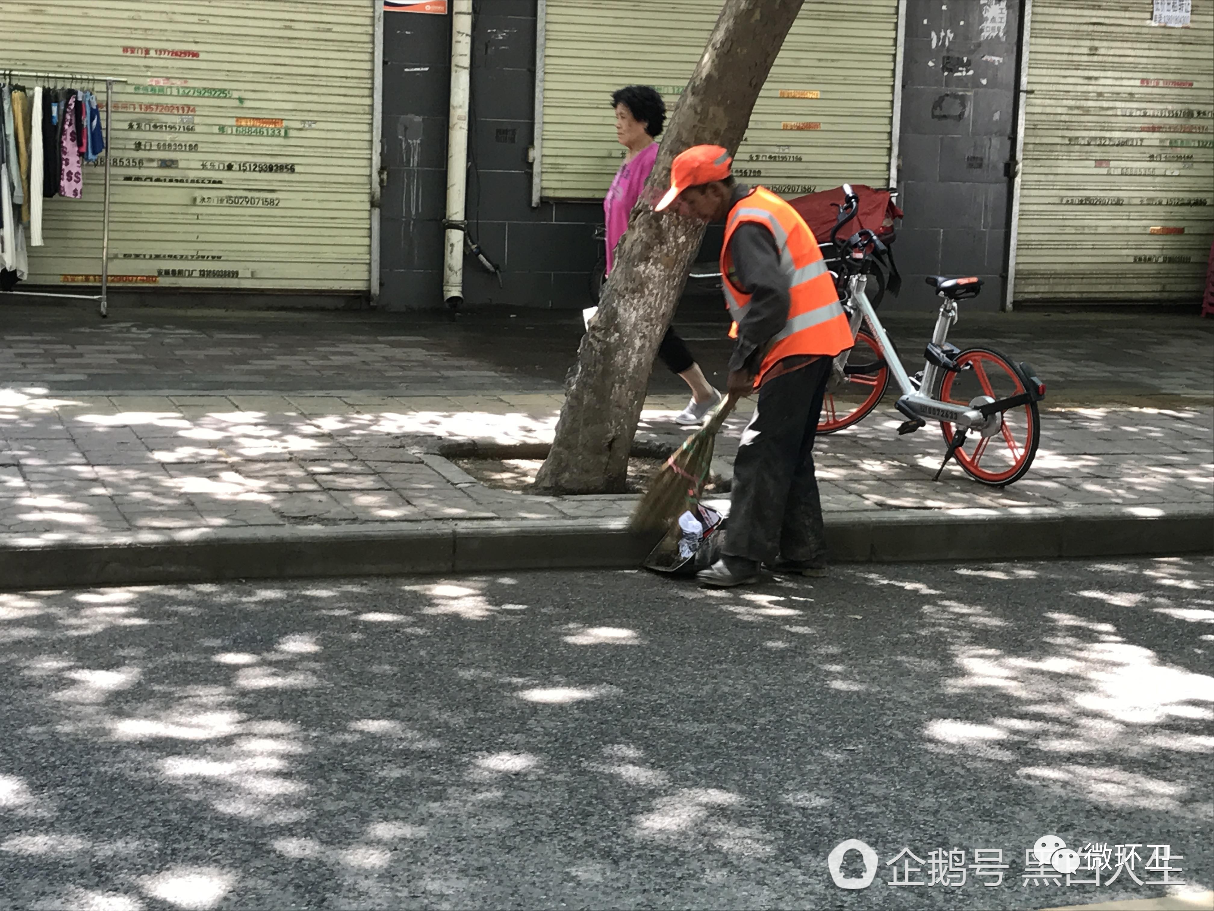 心酸 环卫保洁员这样休息