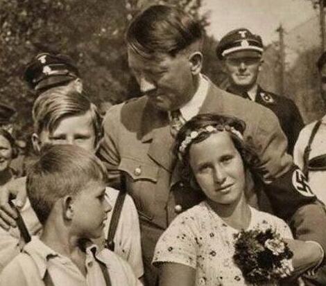 希特勒的生育农场图片