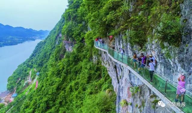 天吶!仙島湖玻璃棧道開業後,現場畫面竟然是這樣的