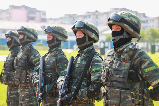 上海武警猎豹突击队图片
