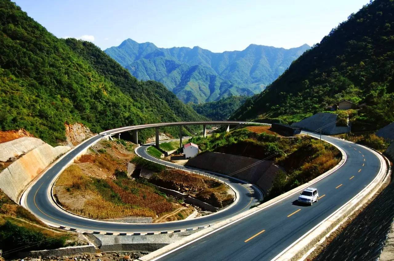 秦岭高速公路图片
