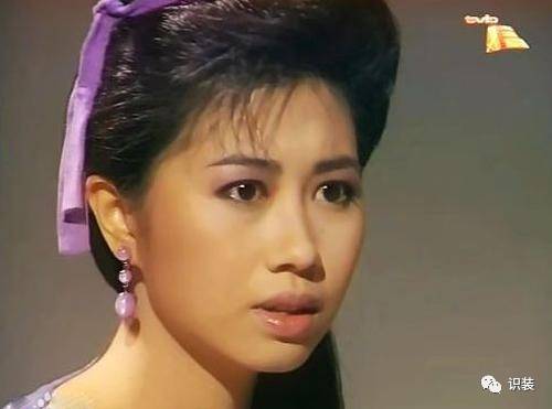 杨宝玲最经典的角色应该是《蜀山奇侠之紫青双剑》中的紫琼了,童年