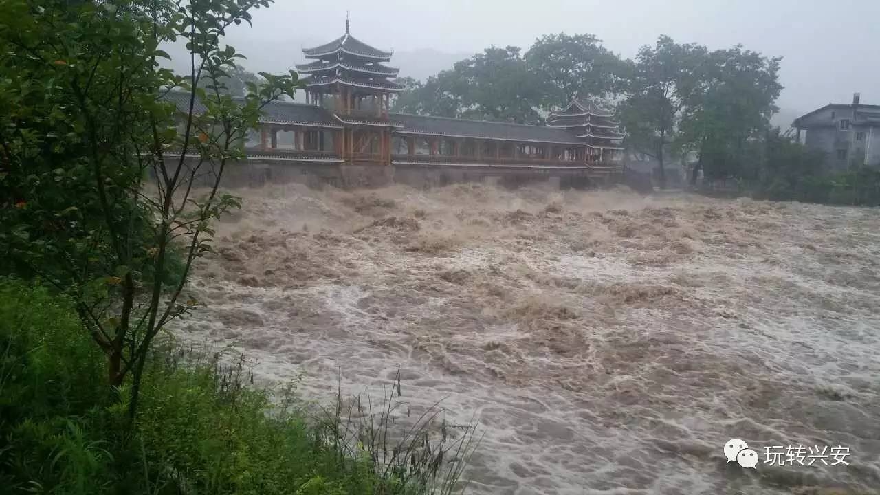 暴雨再袭桂林!一夜之间山洪暴发,房屋被淹,道路中断…惨不忍睹!