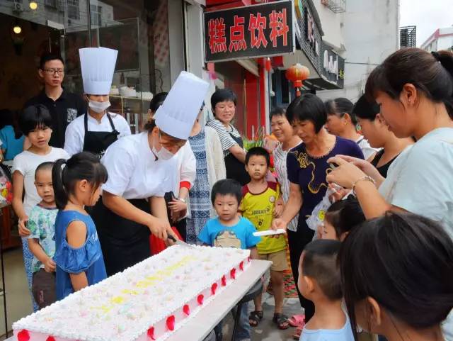 上杭这家蛋糕店什么情况?重装开业搞这么多事!