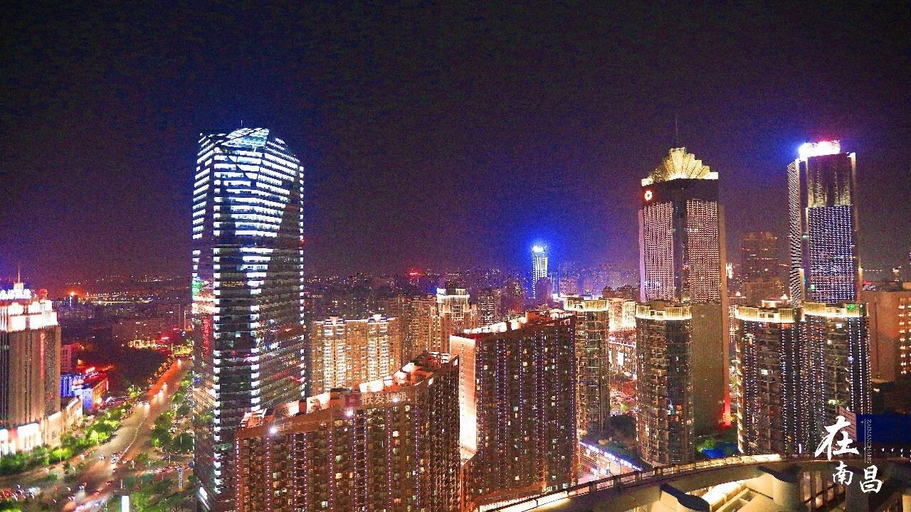 我们爬了15座高楼拍下南昌一年中最美的样子
