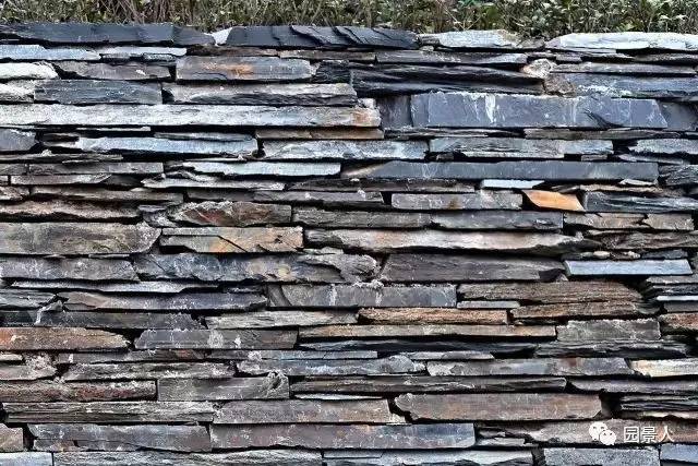 这类挡土墙常用材料为块石,条石,片石,勾缝或不勾缝,可形成凹凸不平的
